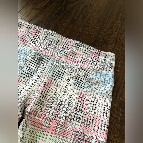 *LIKE NEW* Fabletics Women’s S Define PowerHold Mid-Rise Leggings - Arctic Print - Picture 5 of 12